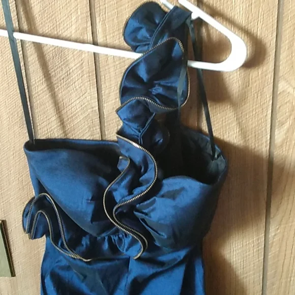 Dress - Picture 2 of 6